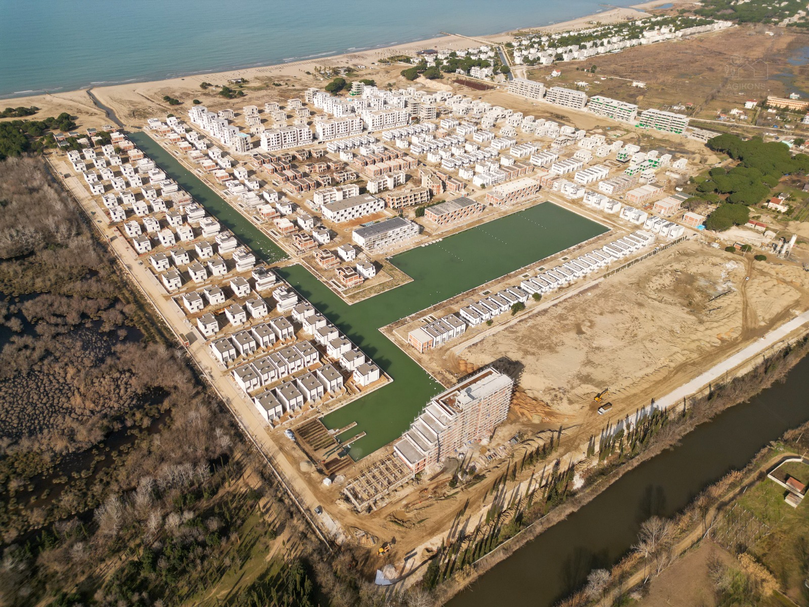 By Long Hill Residence